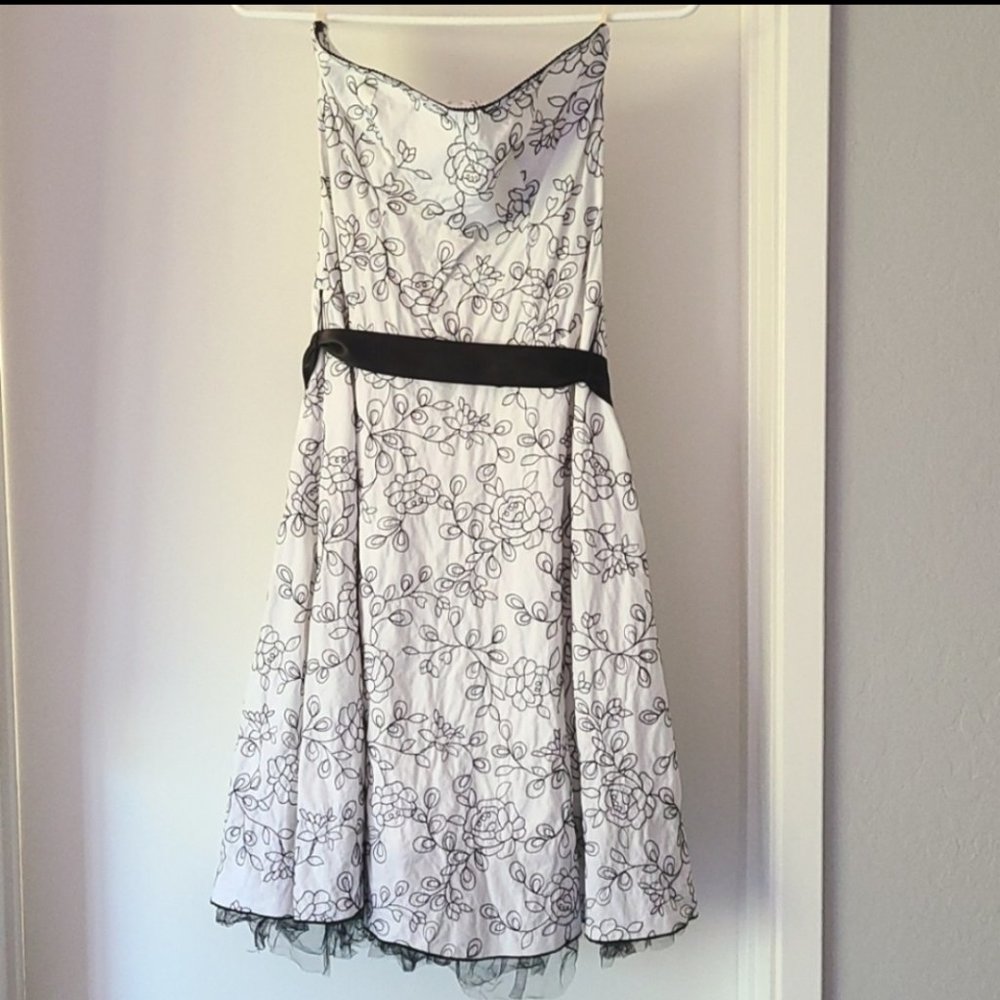 Forever 21 White Flower Print Tube Dress Size Small